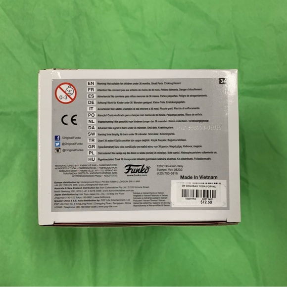 Funko Pop! Star Wars: Dagobah Yoda #124 - Picture 6 of 8